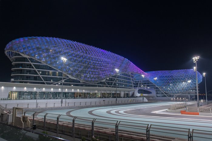 Abu Dhabi híres a Formula-1 nagydíjról is.